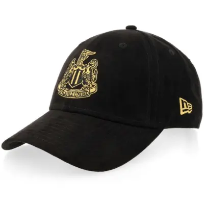 New Era - Football Svart adjustable Keps - Newcastle United Faux Suede 9FORTY M-Crown Black Adjustable @ Hatstore