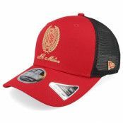 New Era - Football Röd trucker Keps - AC Milan Heritage Gold 9FIFTY Scarlet/Black Trucker @ Hatstore