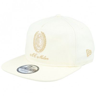 New Era - Football Vit snapback Keps - AC Milan Heritage Gold Golfer Chrome Snapback @ Hatstore