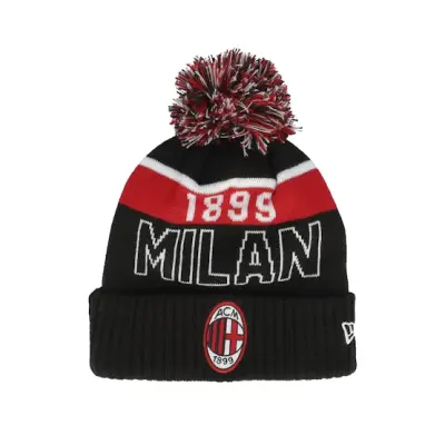 New Era - Football Svart pom Beanie - AC Milan Fa25 Sport Beanie Black/Red Pom @ Hatstore